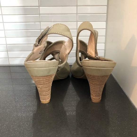 Greenwich Village women’s heels - Picture 4 of 11